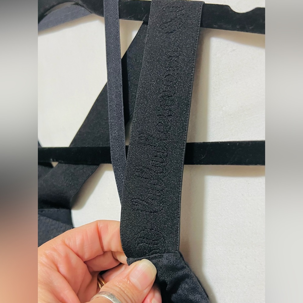 ✨Rare✨ LULULEMON Awareness Double Layer Bubble Tank Top Logo Straps Halter Yoga - Picture 4 of 13